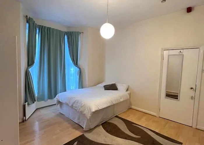 Bruce Rooms Londres